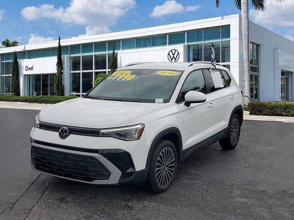 New 2025 Volkswagen Taos 1.5T SE SUV