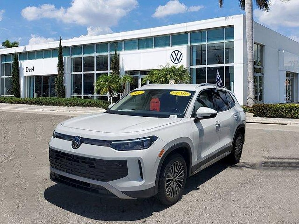 New 2025 Volkswagen Tiguan S SUV