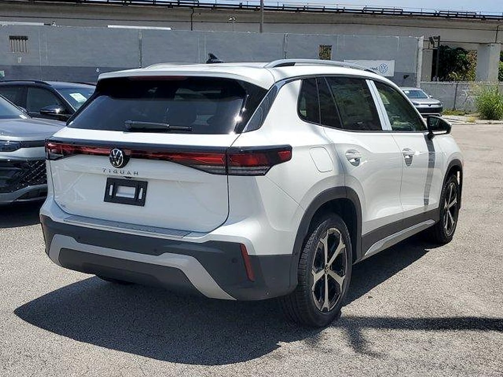 New 2026 Volkswagen Tiguan 2.0T SE SUV