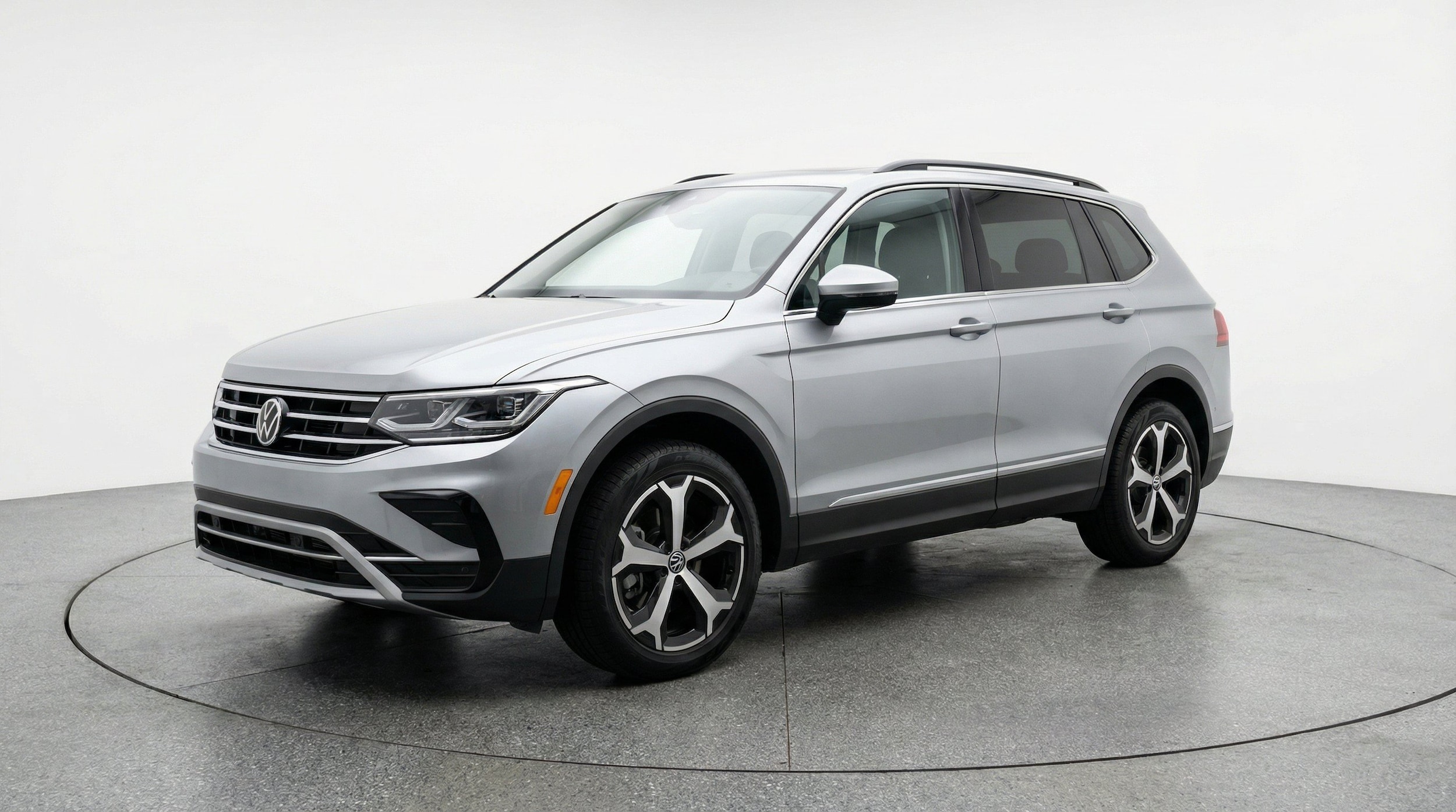 Thumbnail: 2026 Volkswagen Tiguan - 3