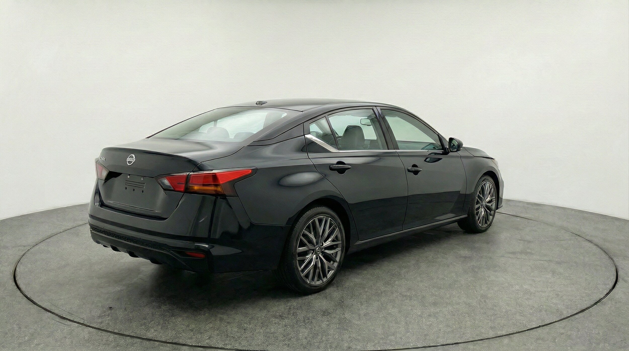 Thumbnail: 2025 Nissan Altima - 9