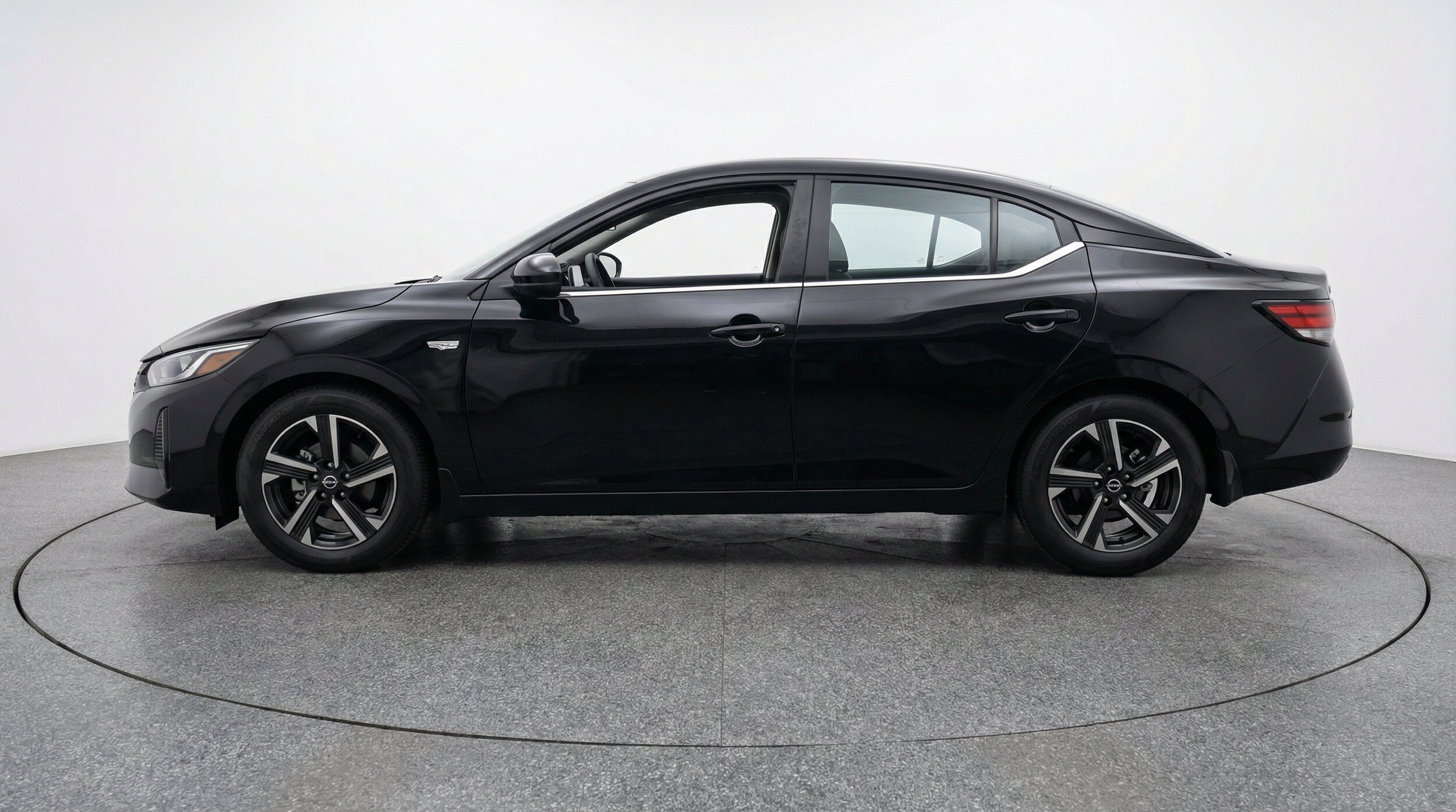 Thumbnail: 2025 Nissan Sentra - 5
