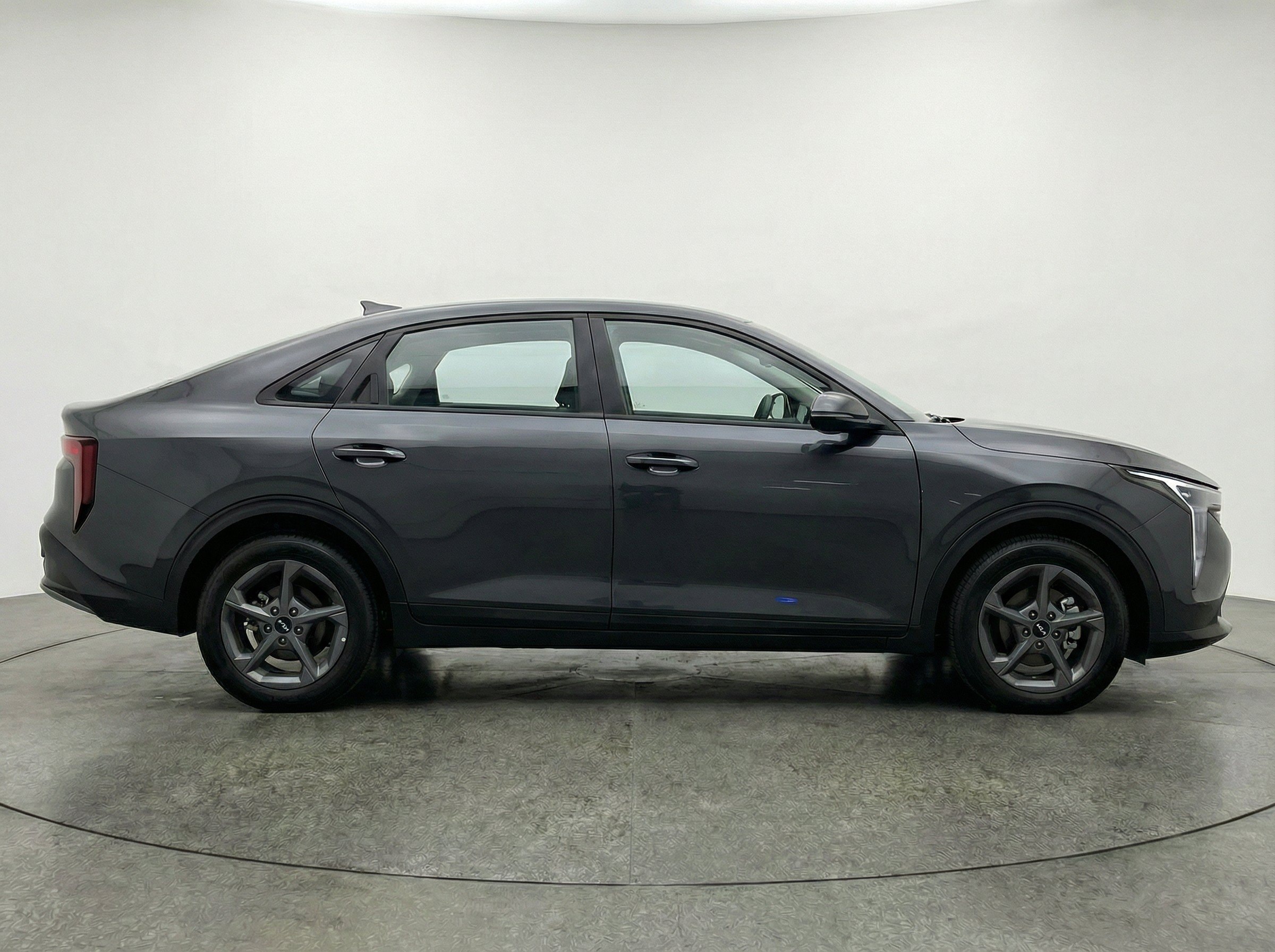 2025 Kia K4 LXS - Photo 10