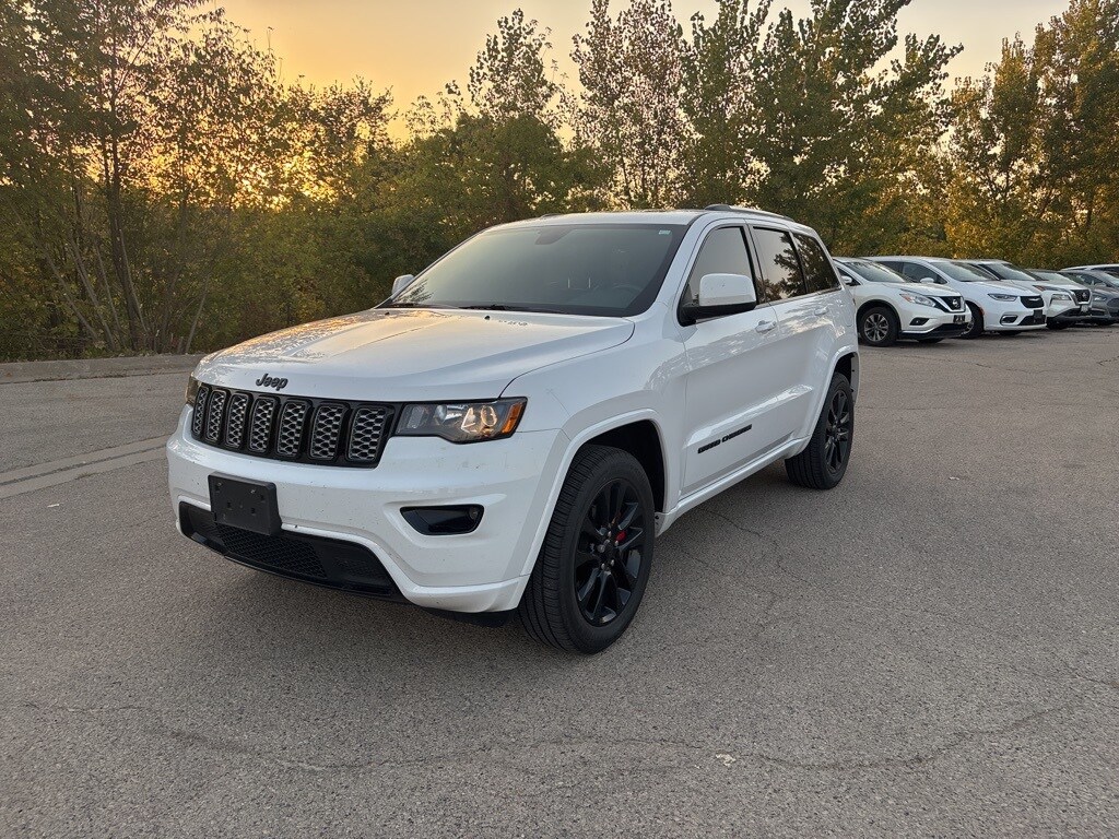 2019 Jeep Grand Cherokee Laredo photo 3