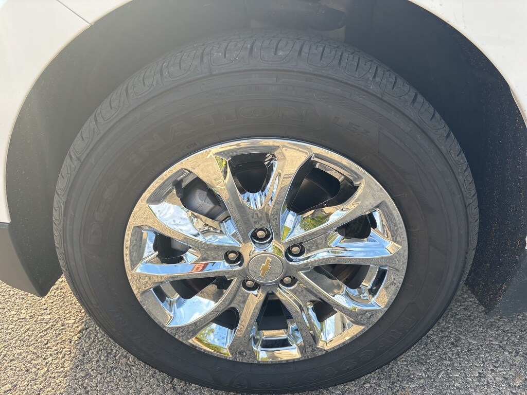 2021 Chevrolet Equinox LS photo 3