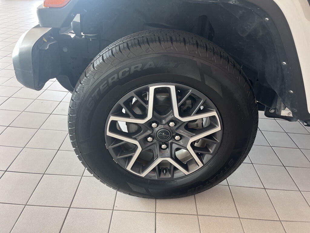 2024 Jeep Wrangler Sahara photo 3