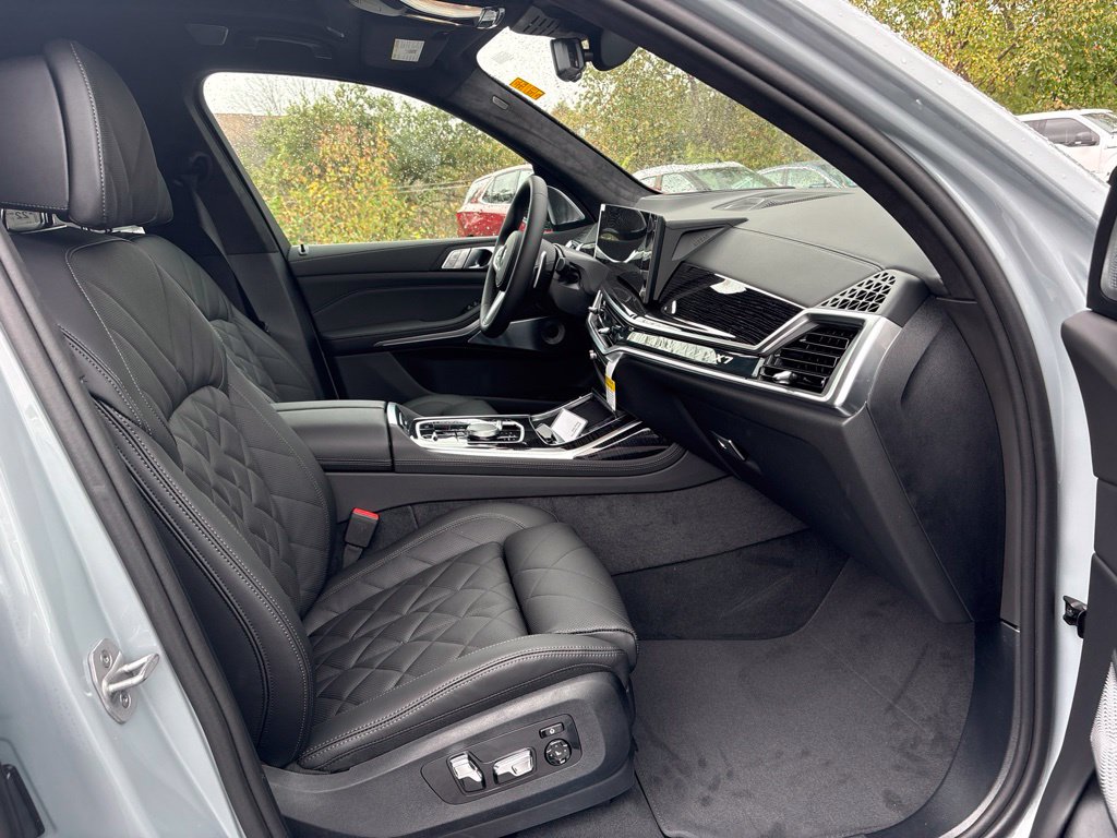 2027 BMW X7 40i - Photo 19