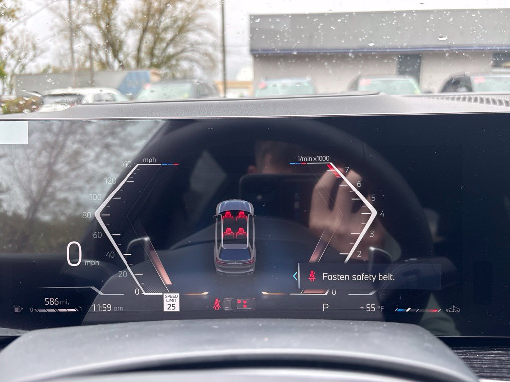 2027 BMW X7 40i - Photo 7