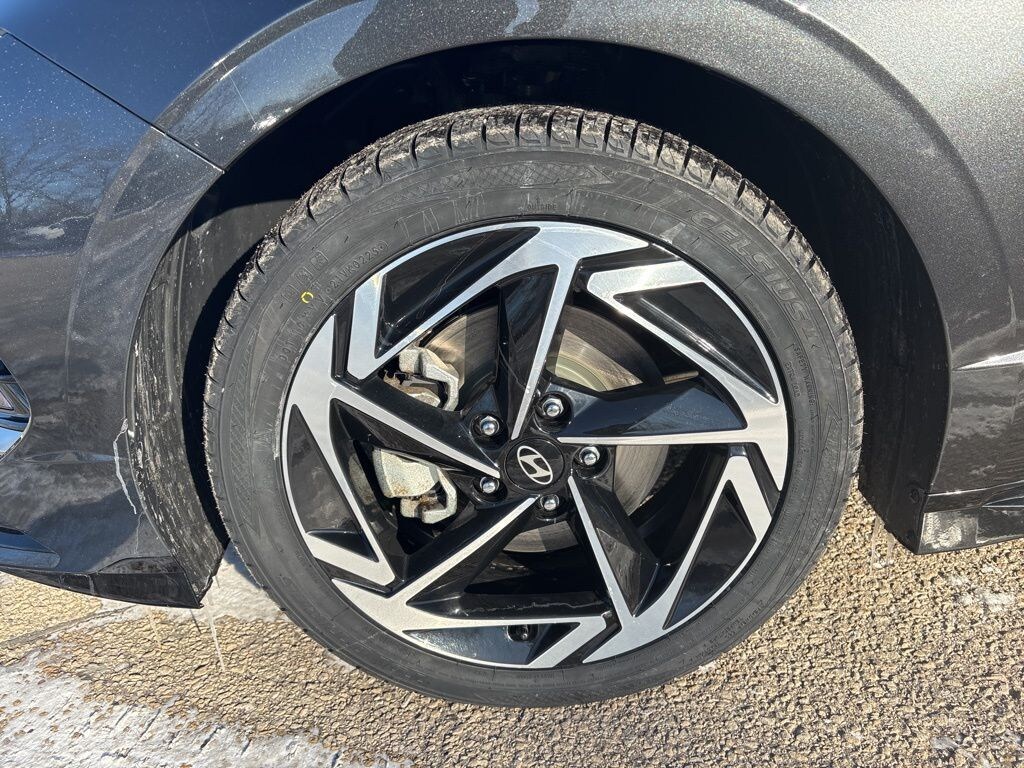 Used 2024 Hyundai Sonata SEL Sedan