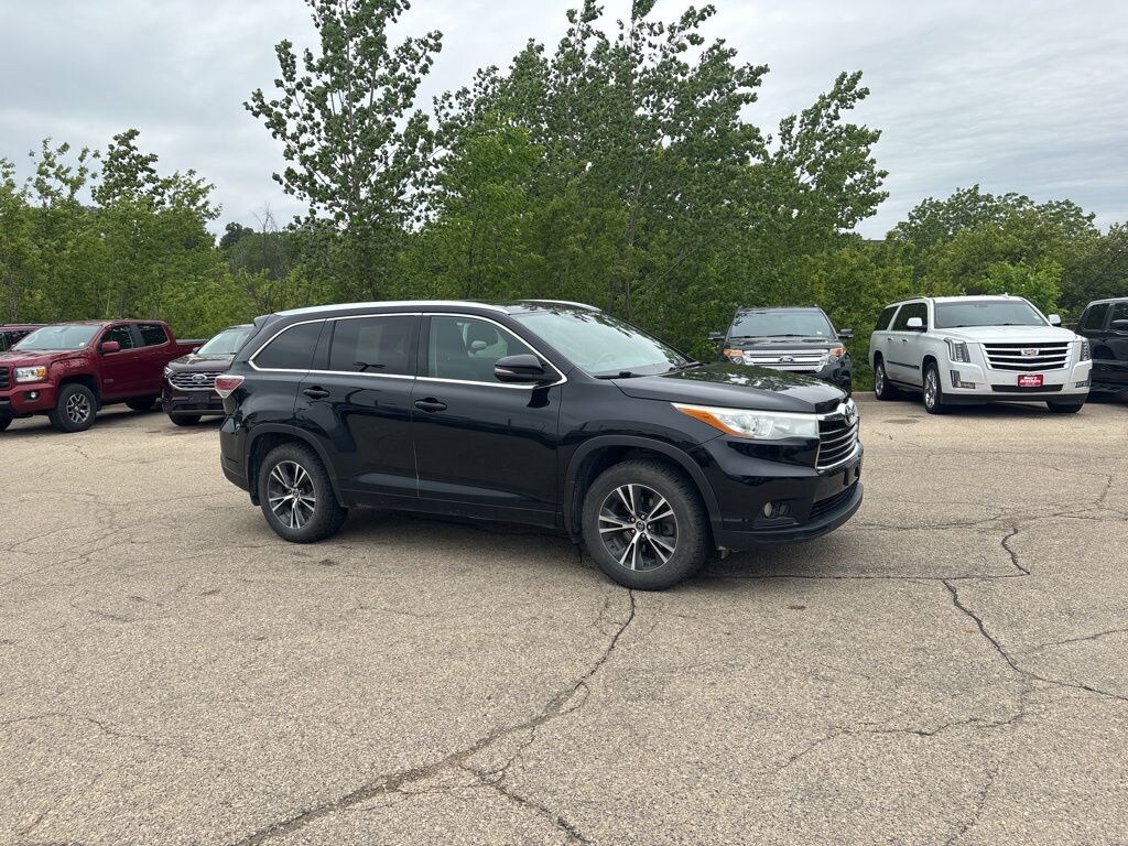 Used 2016 Toyota Highlander XLE V6 SUV
