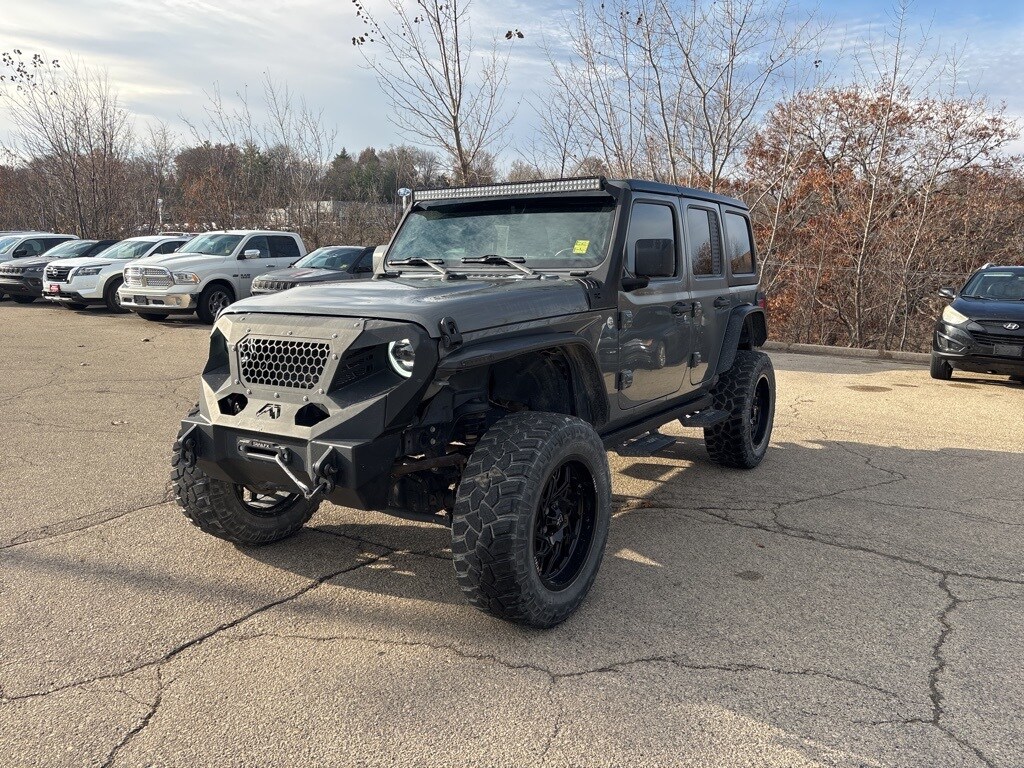 2020 Jeep Wrangler Unlimited Sahara photo 2