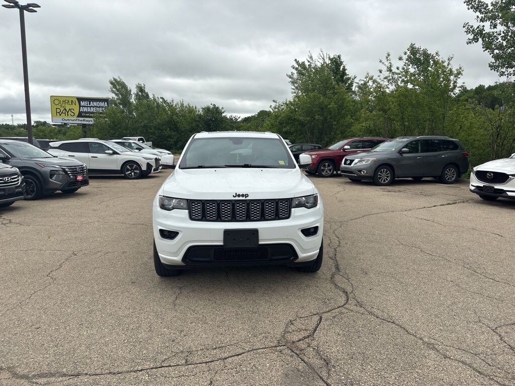 Used 2018 Jeep Grand Cherokee Laredo 4x4 SUV