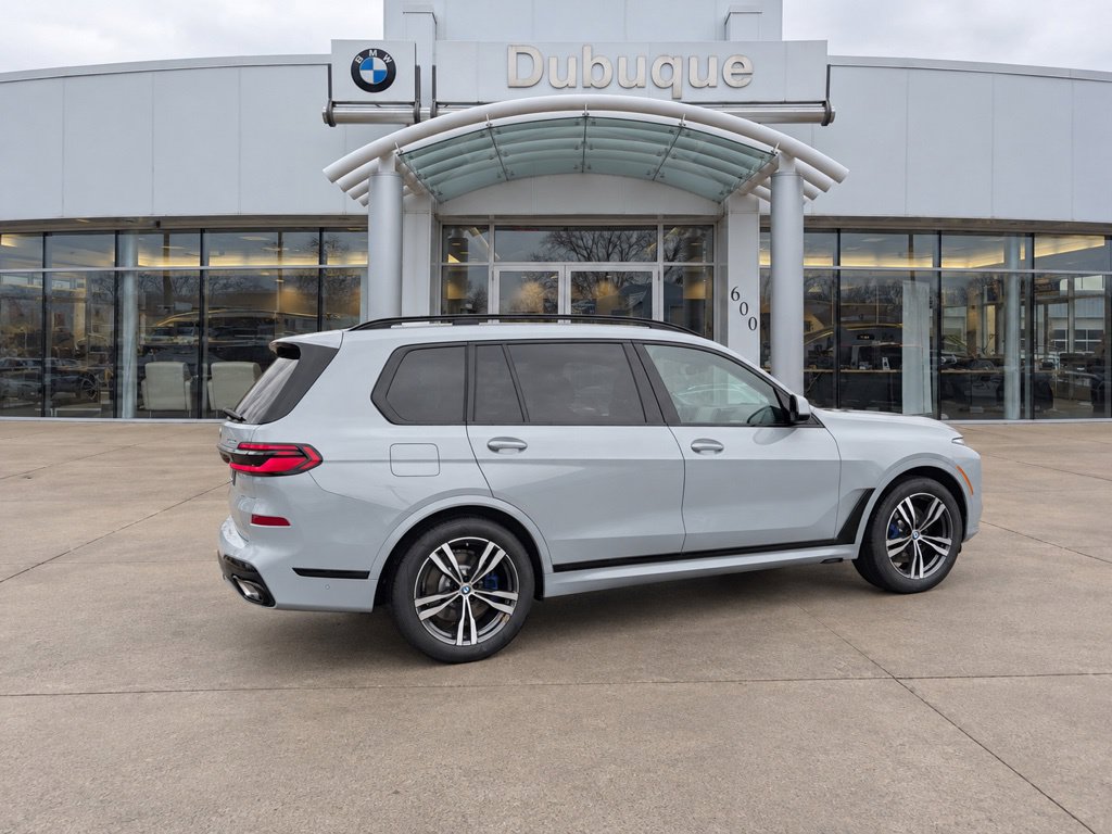 2027 BMW X7 40i - Photo 17