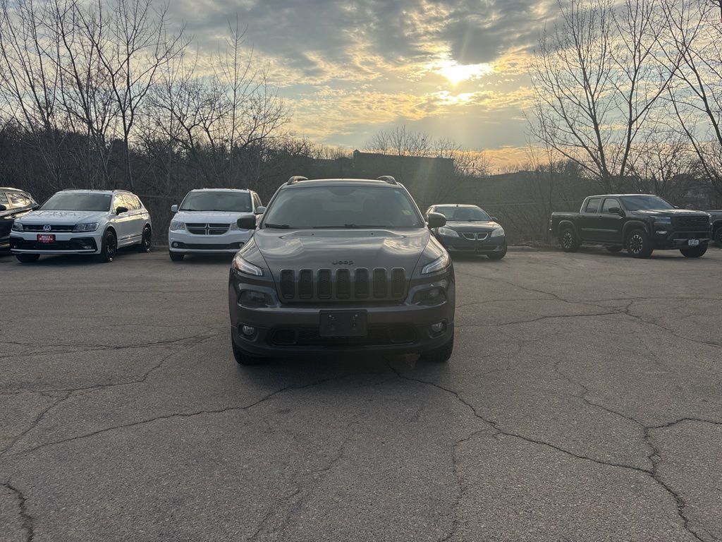 Used 2018 Jeep Cherokee Latitude with VIN 1C4PJMCX7JD509301 for sale in Dubuque, IA