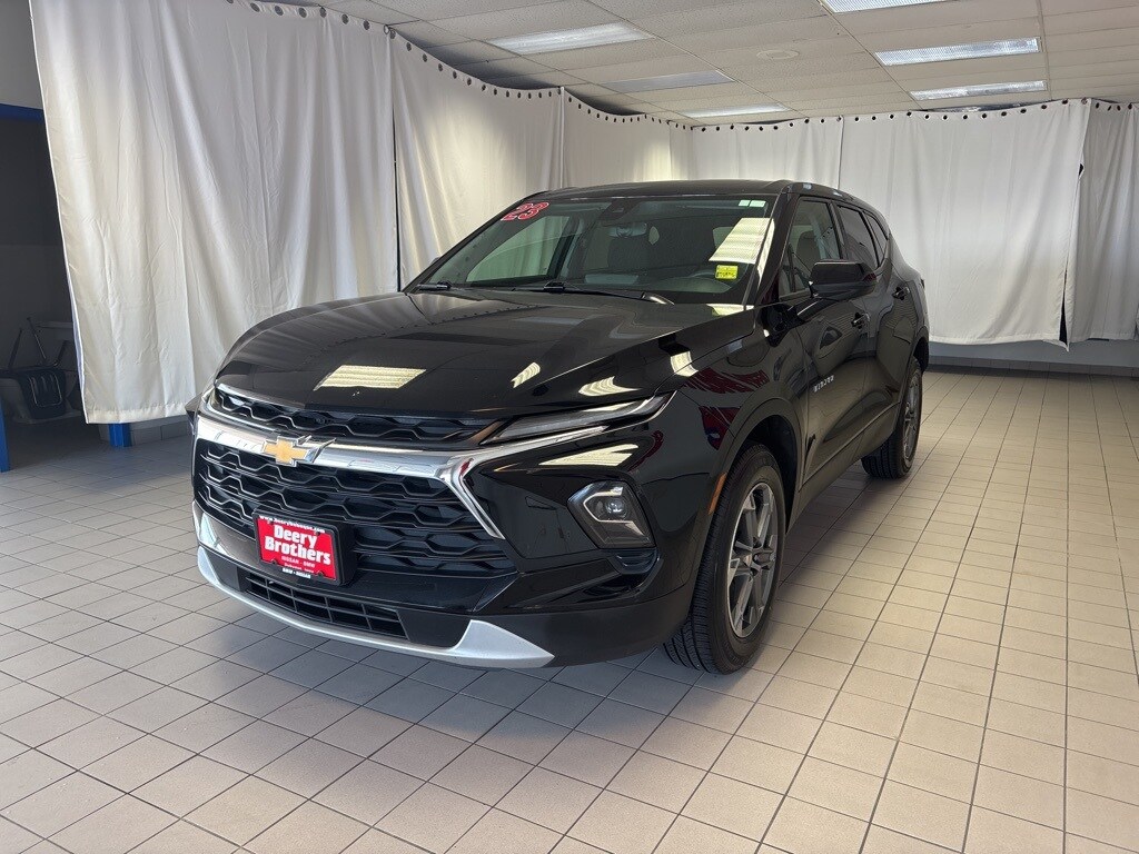2023 Chevrolet Blazer 2LT photo 3