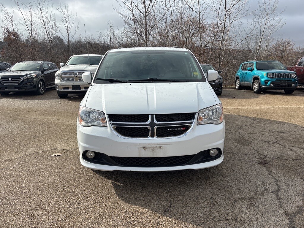 2017 Dodge Grand Caravan SXT photo 2