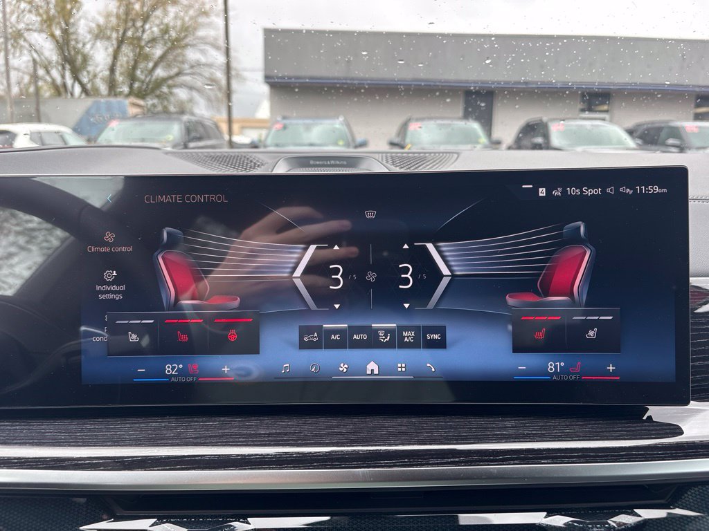 2027 BMW X7 40i - Photo 9