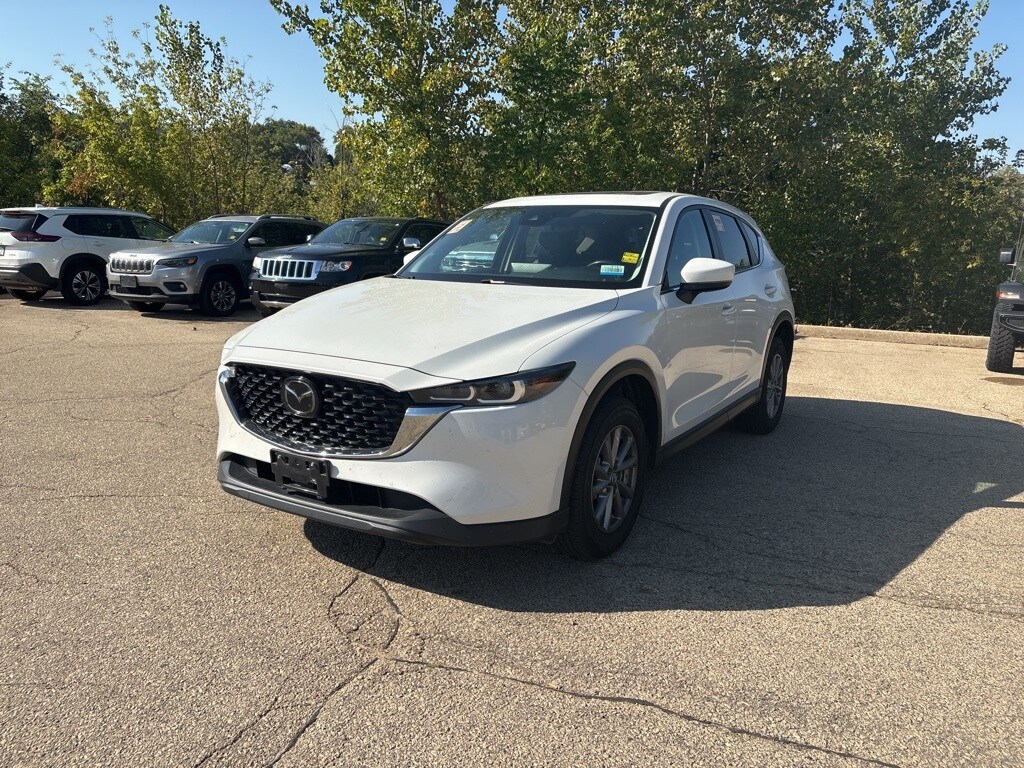 2023 Mazda CX-5 2.5 S Preferred photo 3