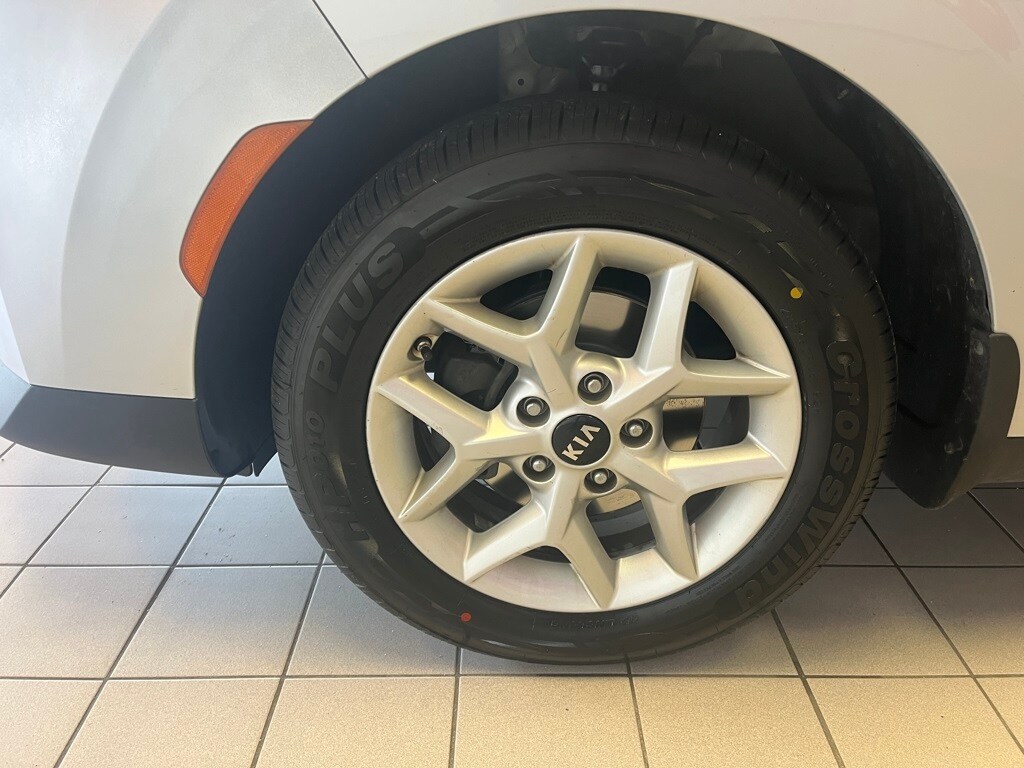 2020 Kia Soul S photo 3