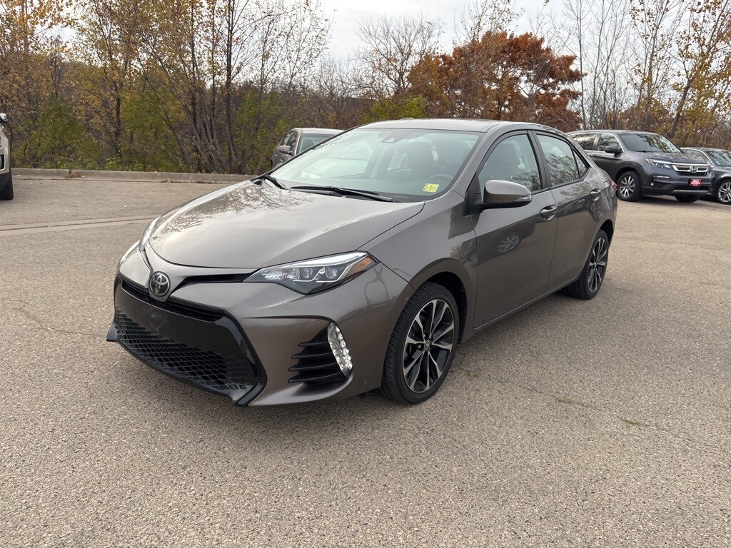 2019 Toyota Corolla L photo 2