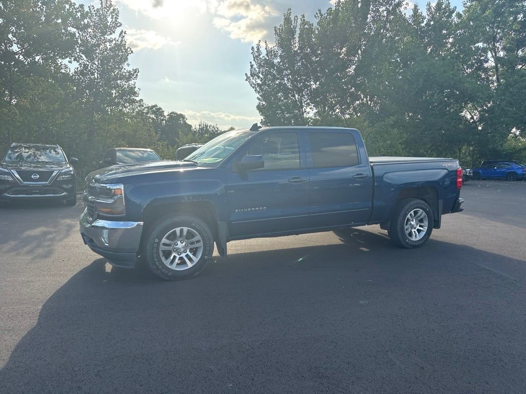 Used 2017 Chevrolet Silverado 1500 LT w/1LT Truck Crew Cab