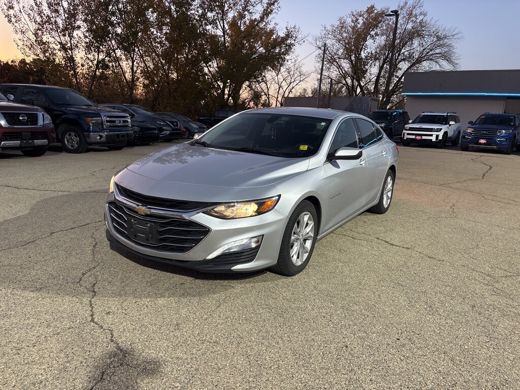 2022 Chevrolet Malibu photo 3