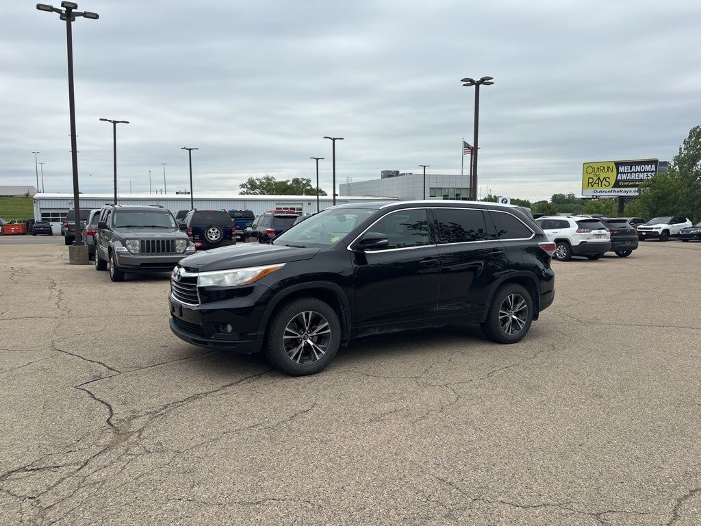 Used 2016 Toyota Highlander XLE V6 SUV