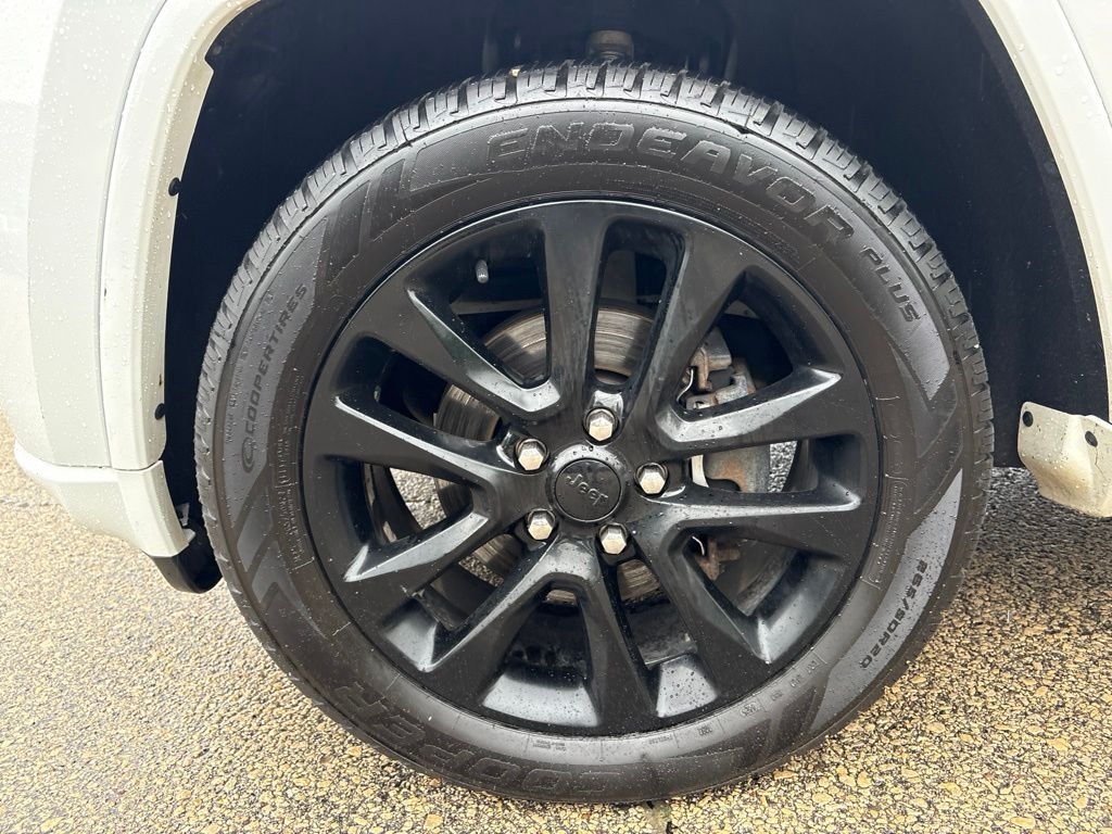 Used 2018 Jeep Grand Cherokee Laredo 4x4 SUV