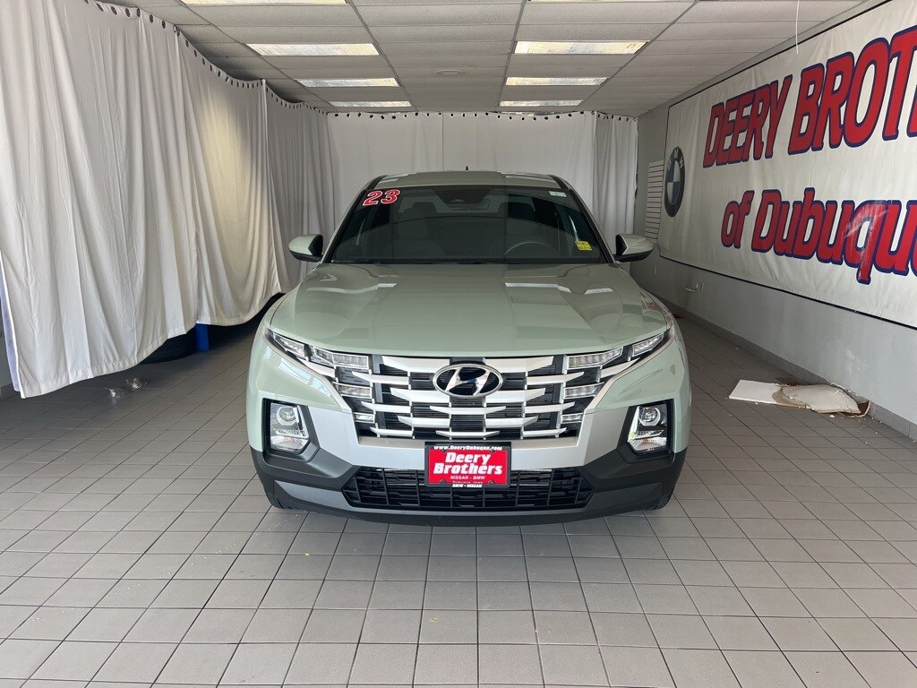 2023 Hyundai Santa Cruz SE photo 2