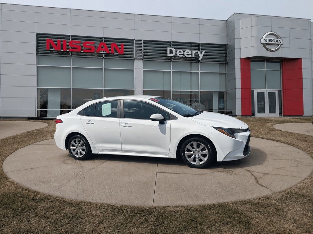 Used 2021 Toyota Corolla LE Sedan