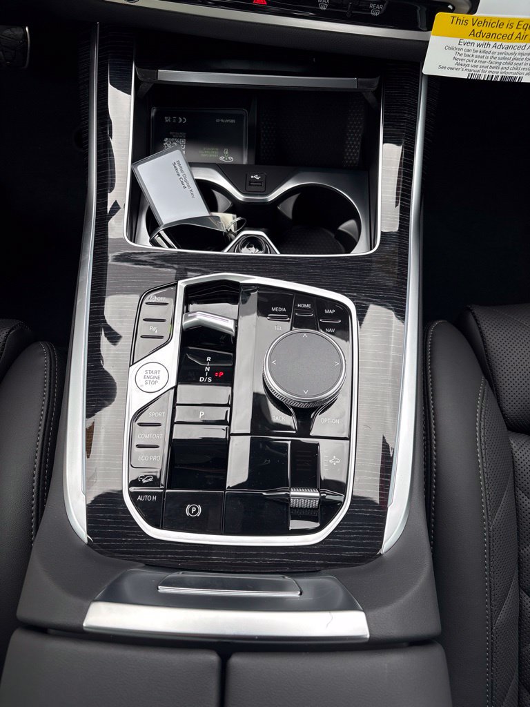 2027 BMW X7 40i - Photo 10