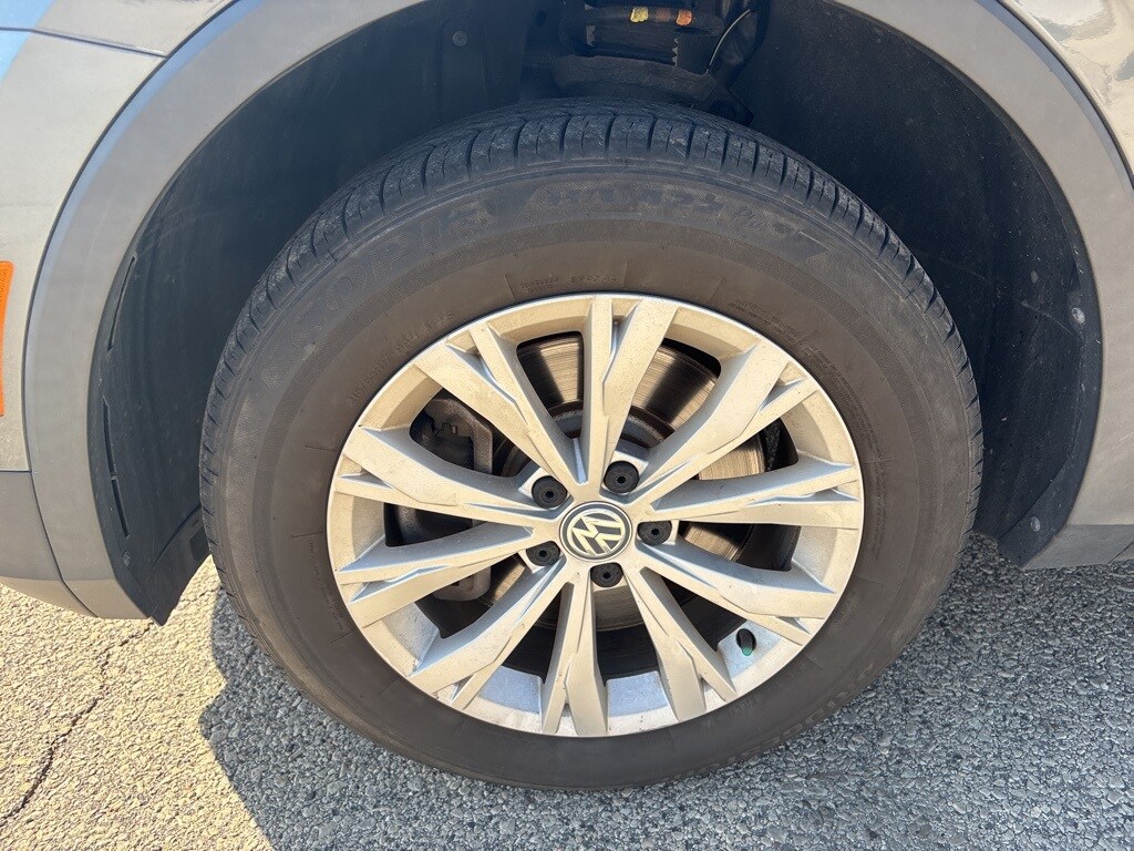 2020 Volkswagen Tiguan S photo 3