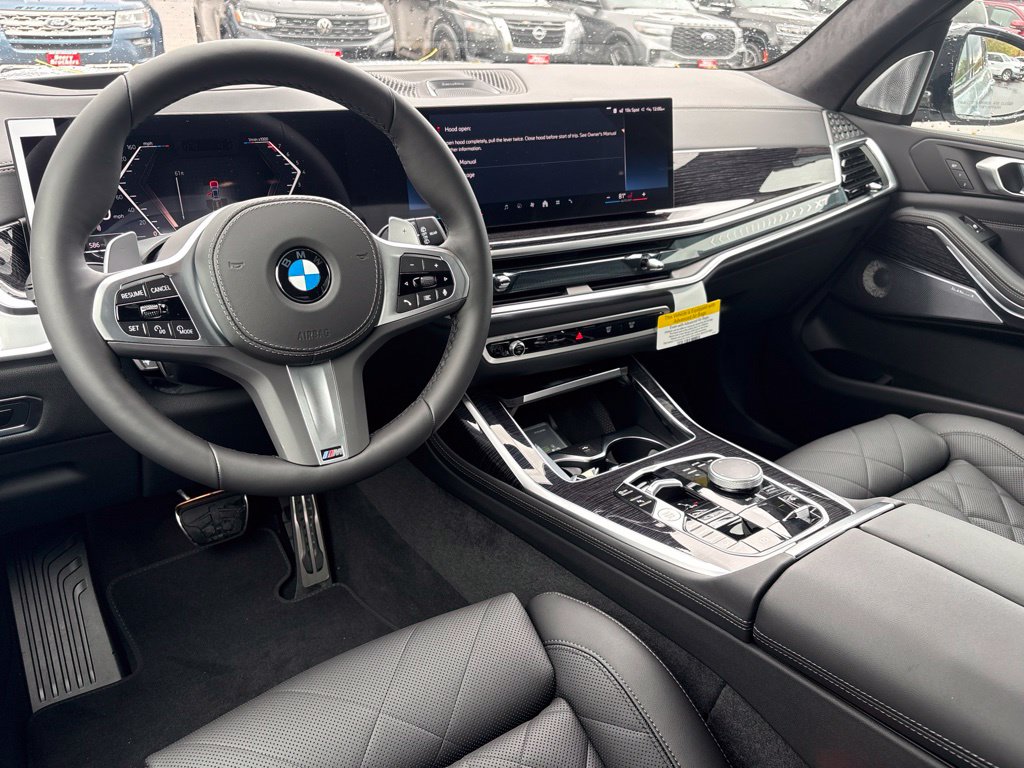 2027 BMW X7 40i - Photo 12