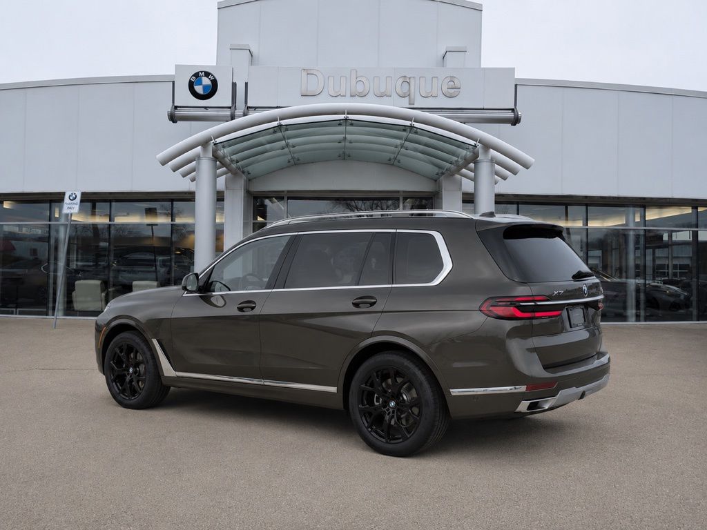 2027 BMW X7 40i - Photo 14