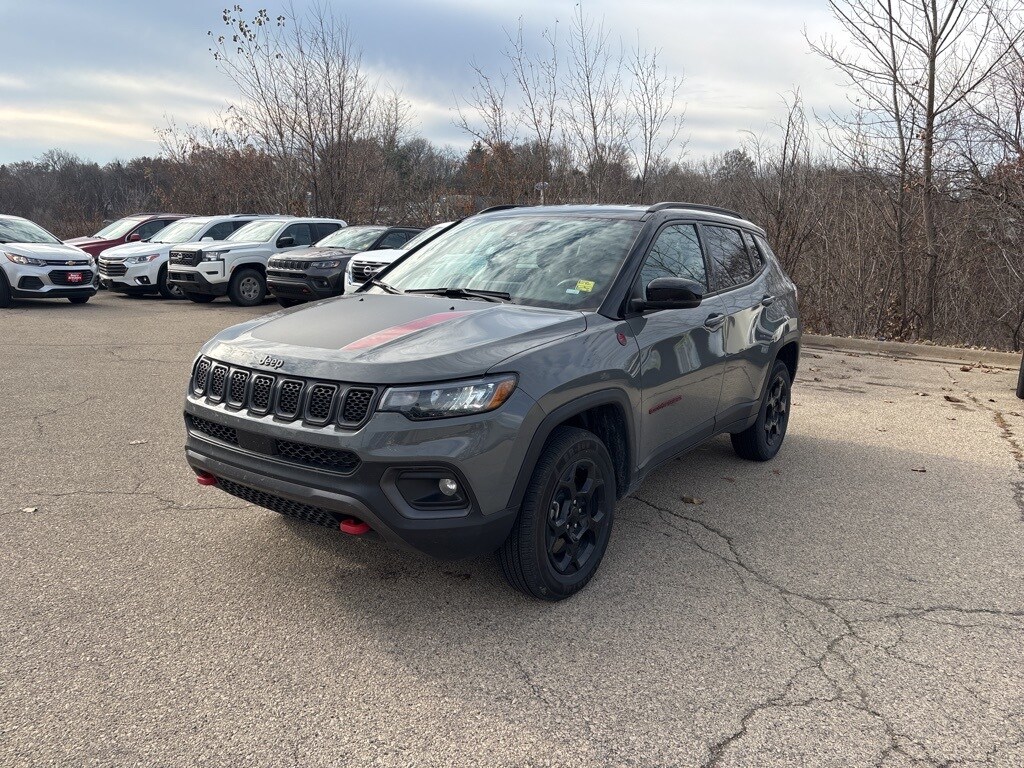 2024 Jeep Compass Trailhawk photo 3