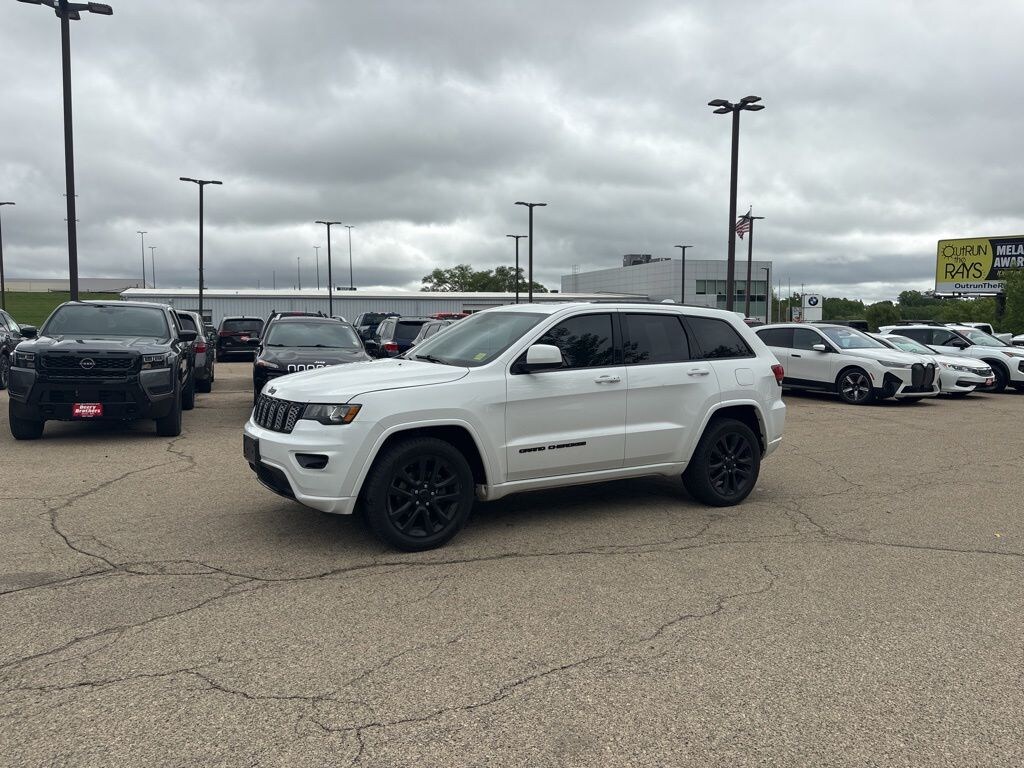 Used 2018 Jeep Grand Cherokee Laredo 4x4 SUV