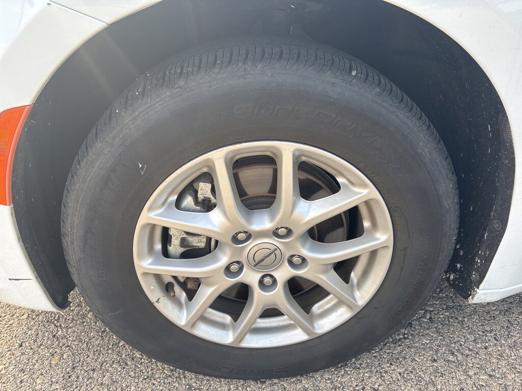 2023 Chrysler Pacifica Touring L photo 2