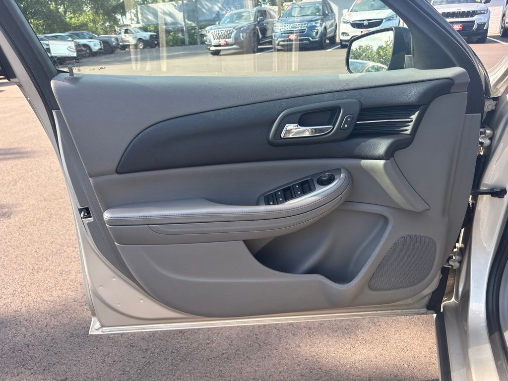 Used 2015 Chevrolet Malibu LS w/1FL Sedan