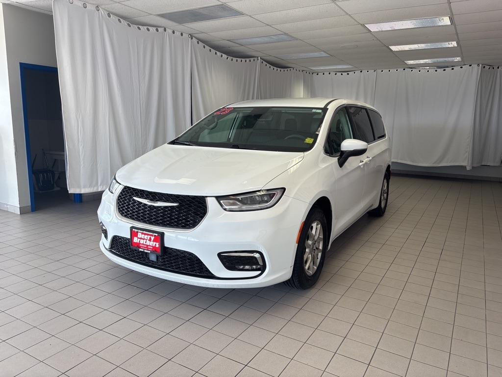 Used 2023 Chrysler Pacifica Touring L Van Passenger Van