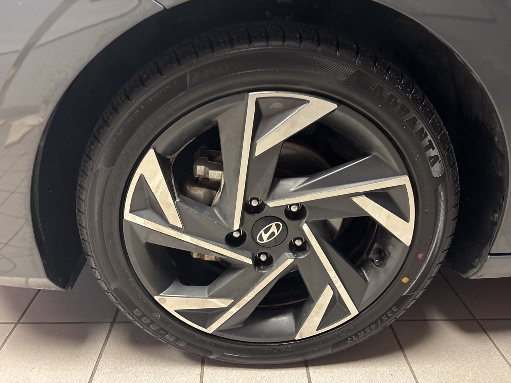 Used 2024 Hyundai Elantra Limited Sedan