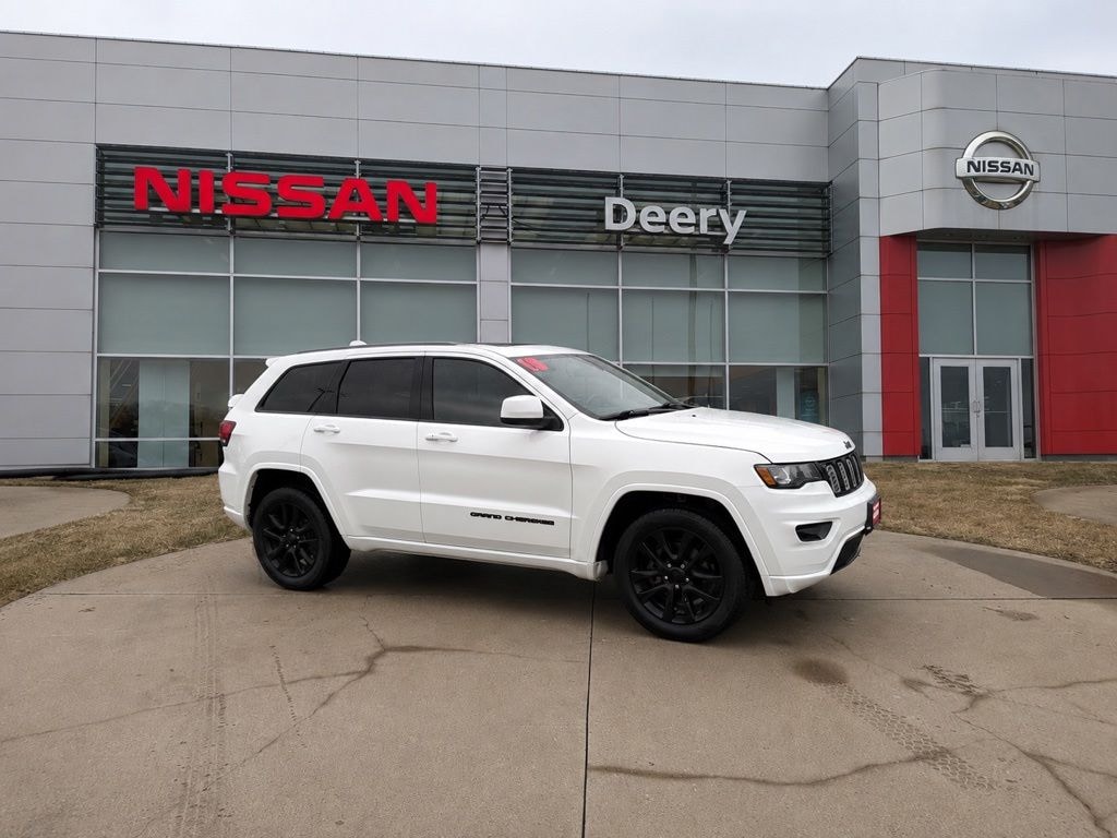 Used 2018 Jeep Grand Cherokee Laredo 4x4 SUV