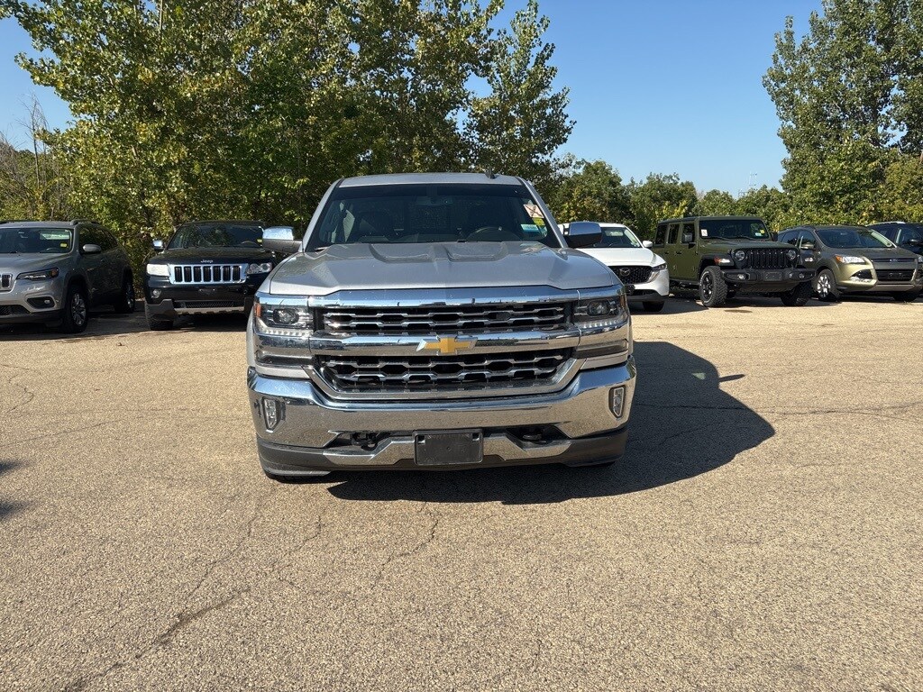 2018 Chevrolet Silverado 1500 LTZ photo 2