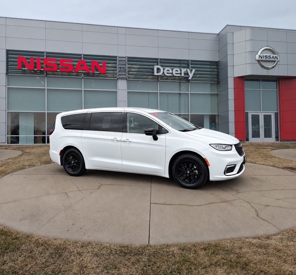 2024 Chrysler Pacifica