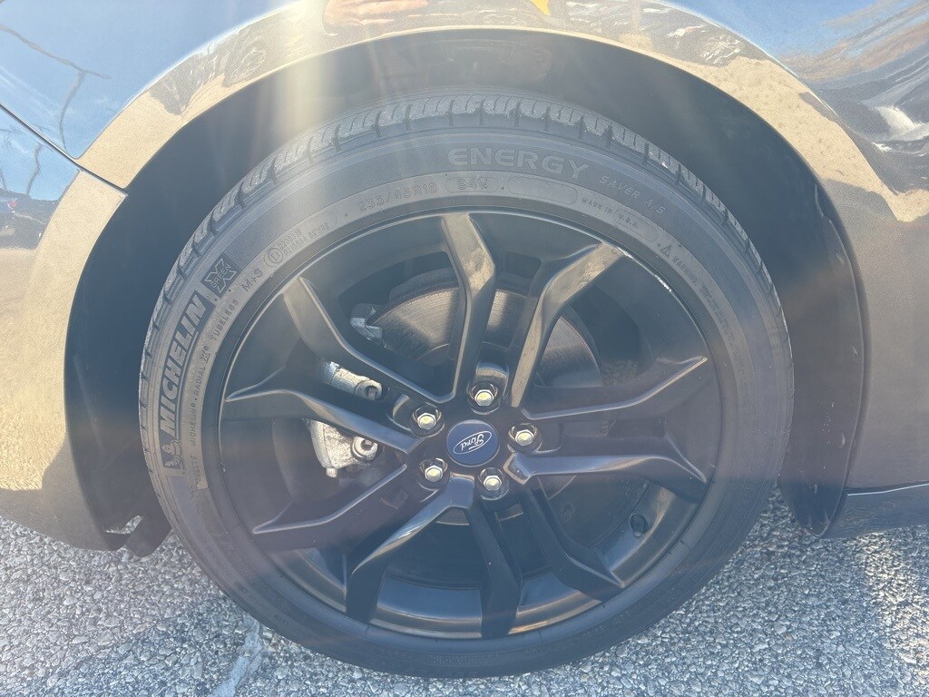 2019 Ford Fusion SE photo 4