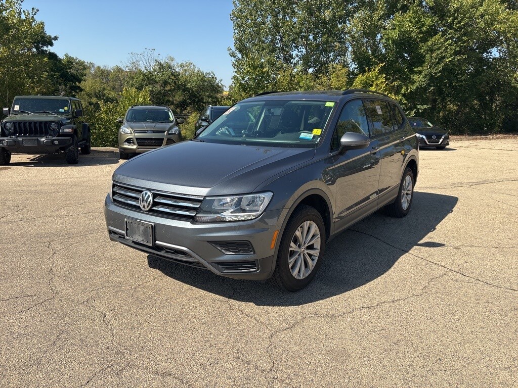 2020 Volkswagen Tiguan S photo 2