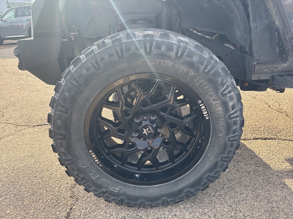 2020 Jeep Wrangler Unlimited Sahara photo 3