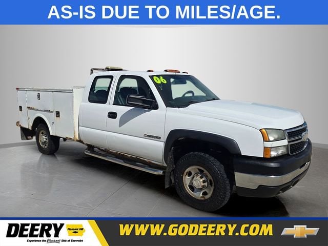 2006 Chevrolet Silverado HD Work 4WD Extended Cab SWB's photo
