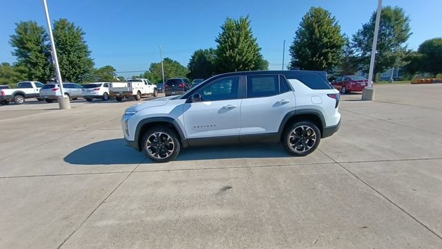 2027 Chevrolet Equinox LT - Photo 8