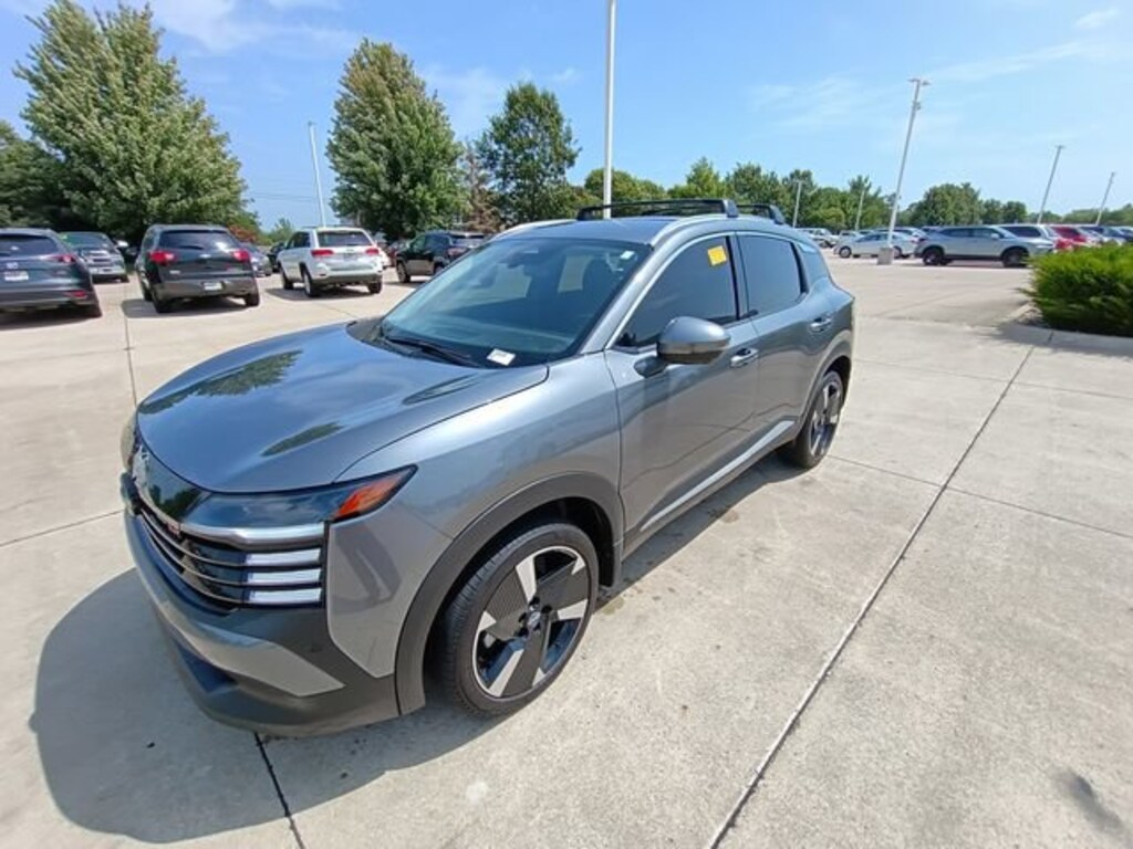 Used 2025 Nissan Kicks SR