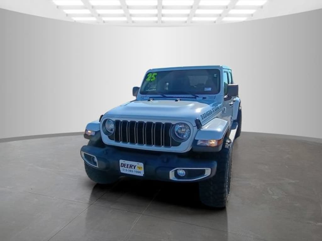 Used 2025 Jeep Gladiator High Tide